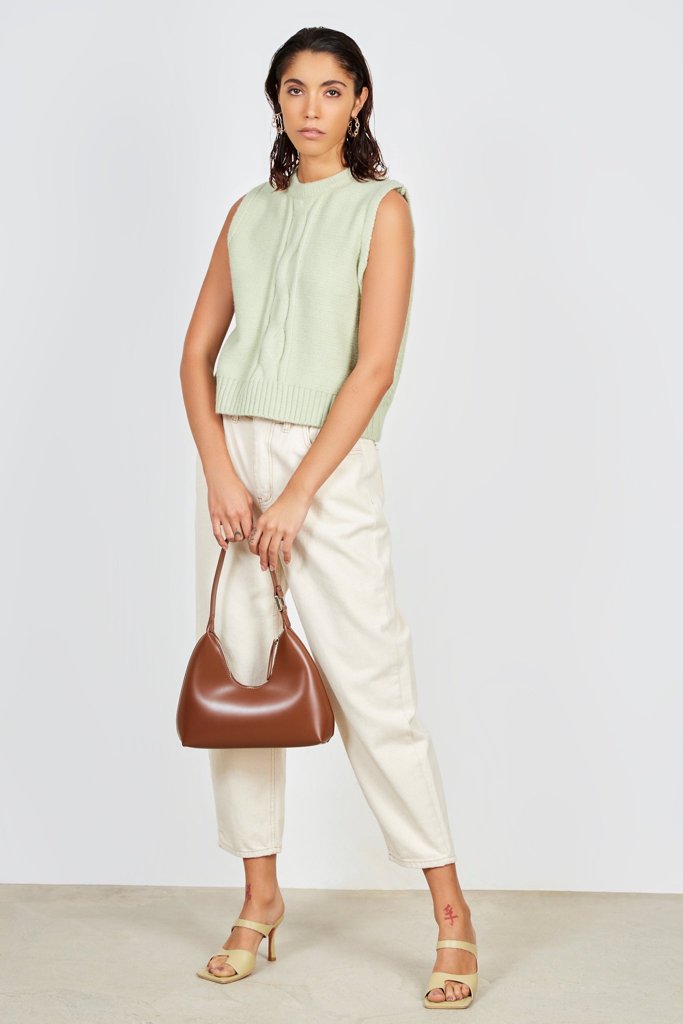 Green cableknit sweater vest_4