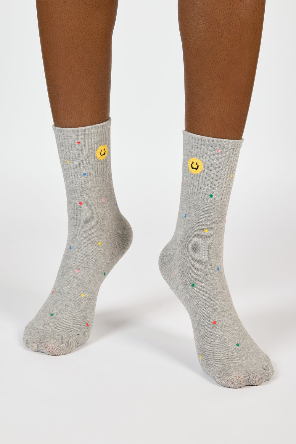 Grey rainbow confetti smiley face socks_2