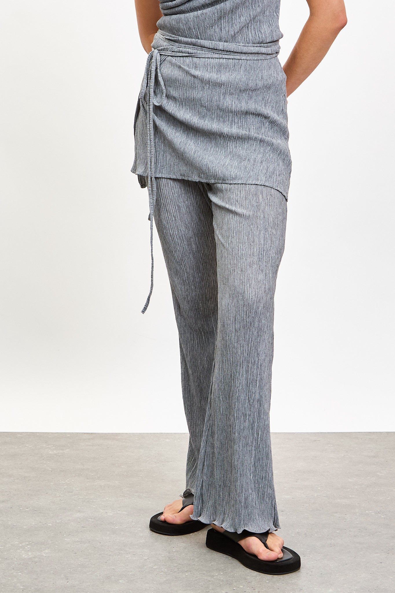 Grey ribbed skirt trousers_1