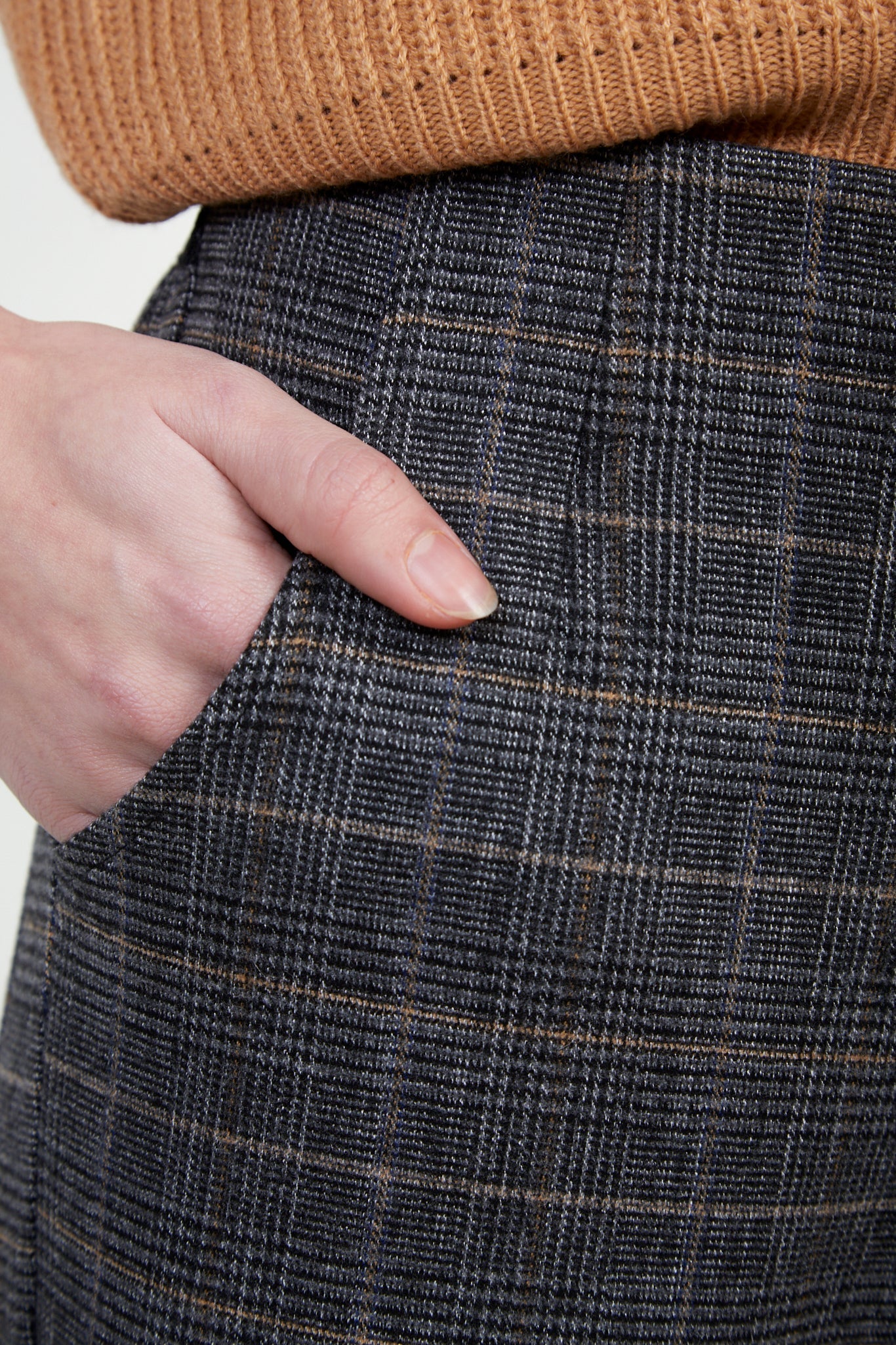 Grey smart checked wide leg trousers_4