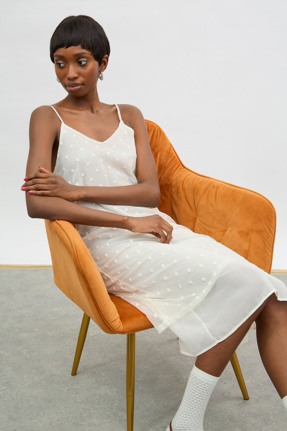 Ivory embroidered floral layered midi dress_10