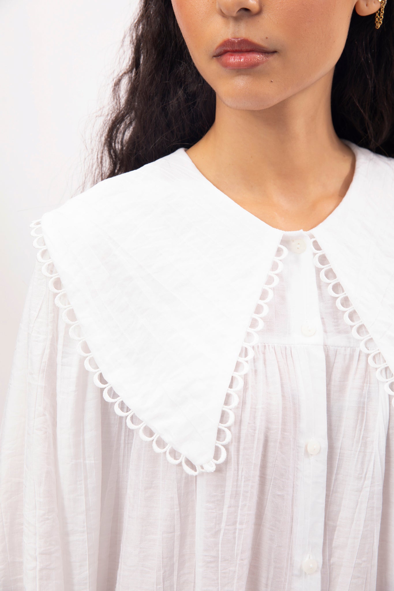 Ivory large eyelet trim collar blouse_3