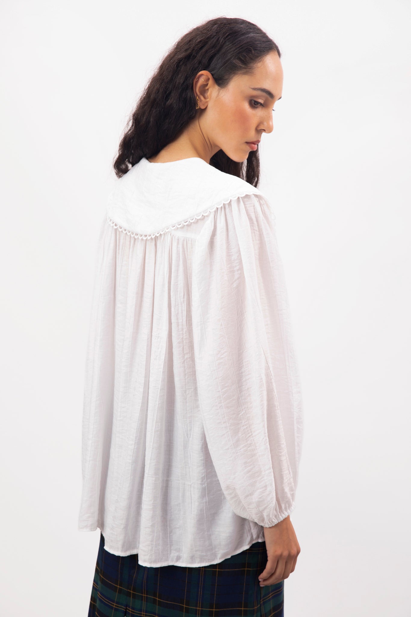 Ivory large eyelet trim collar blouse_2