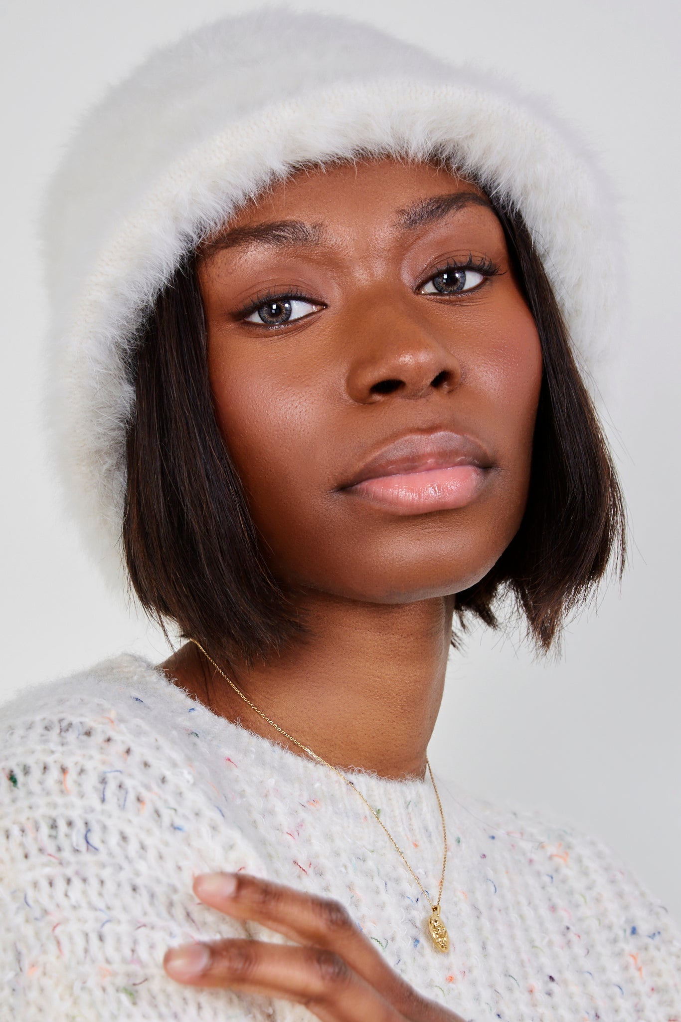 Ivory angora blend bucket hat_3