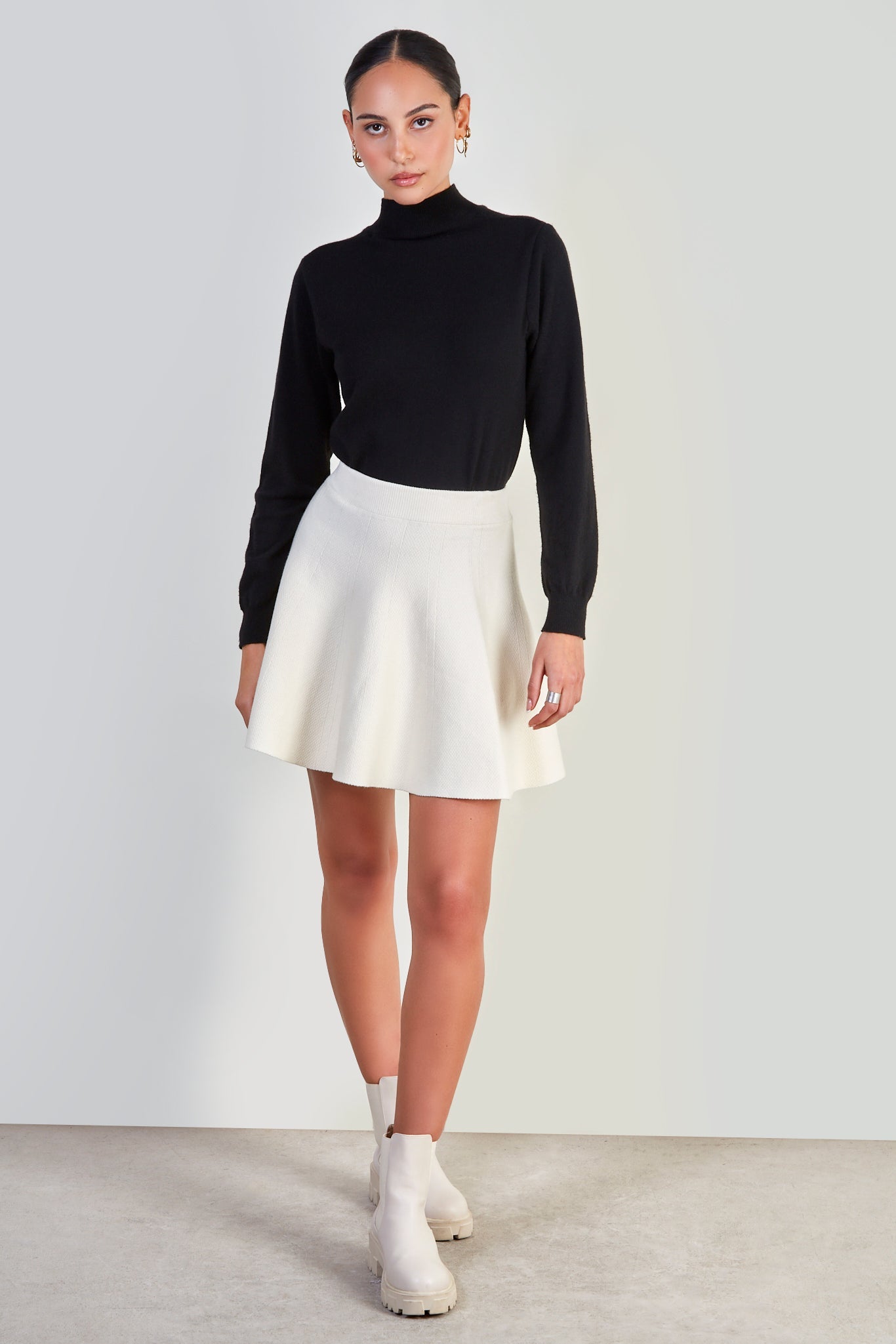 Ivory shaped knit mini skirt_2