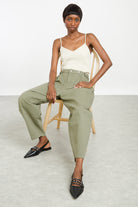 Khaki adjustable waist balloon leg trousers_5
