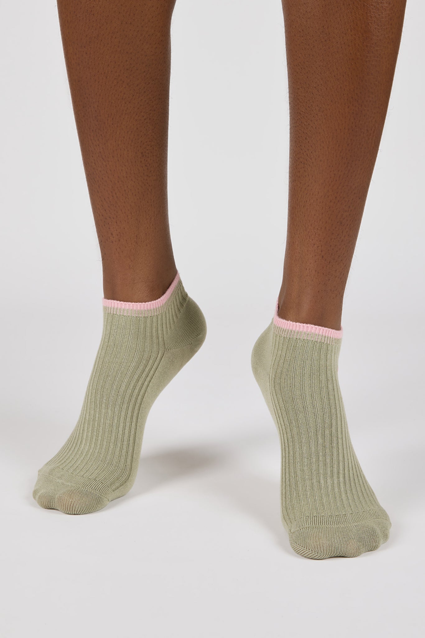 Khaki and tiny pink embroidered flower short socks_2