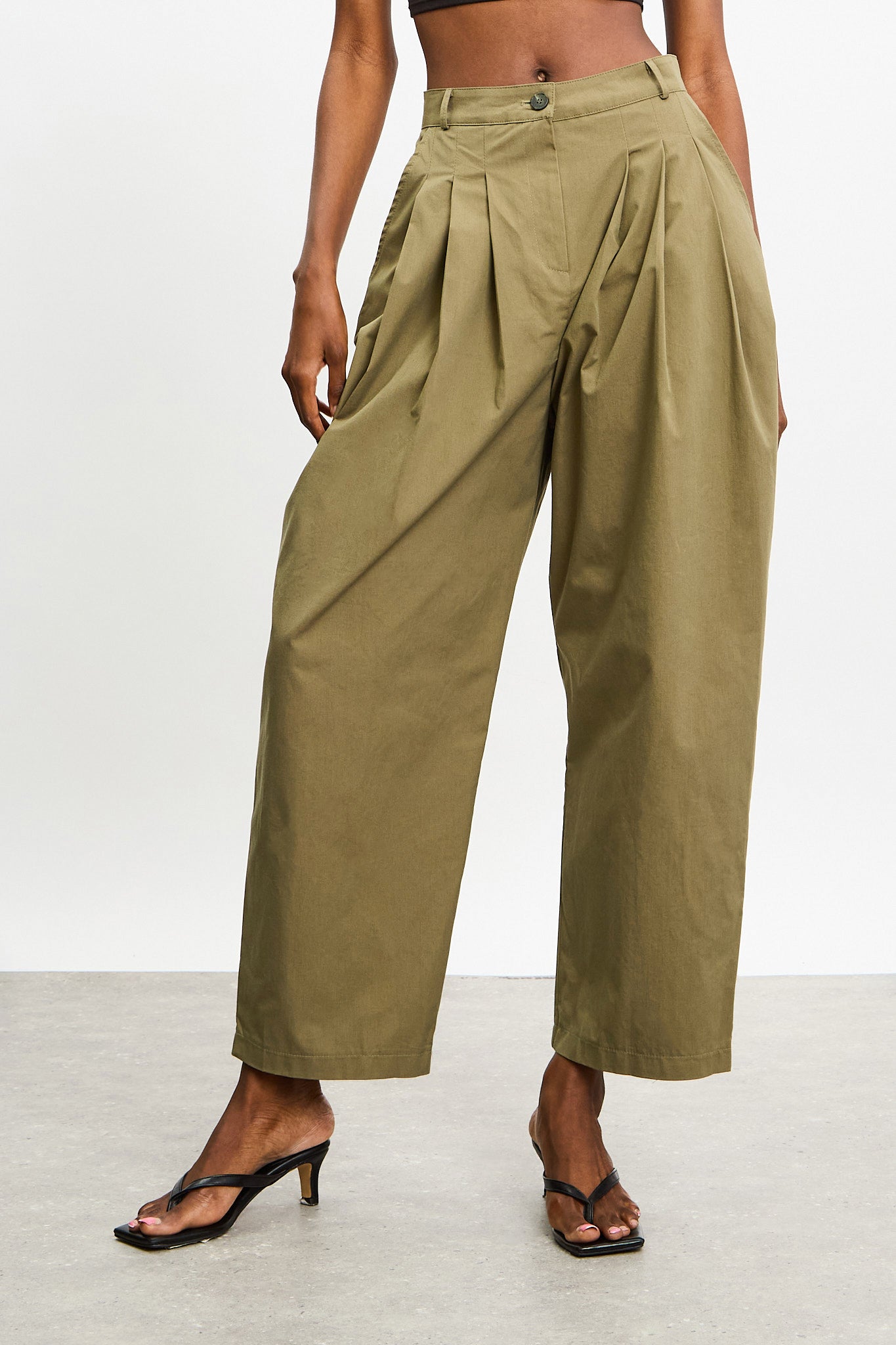 Khaki multipleat trousers_1