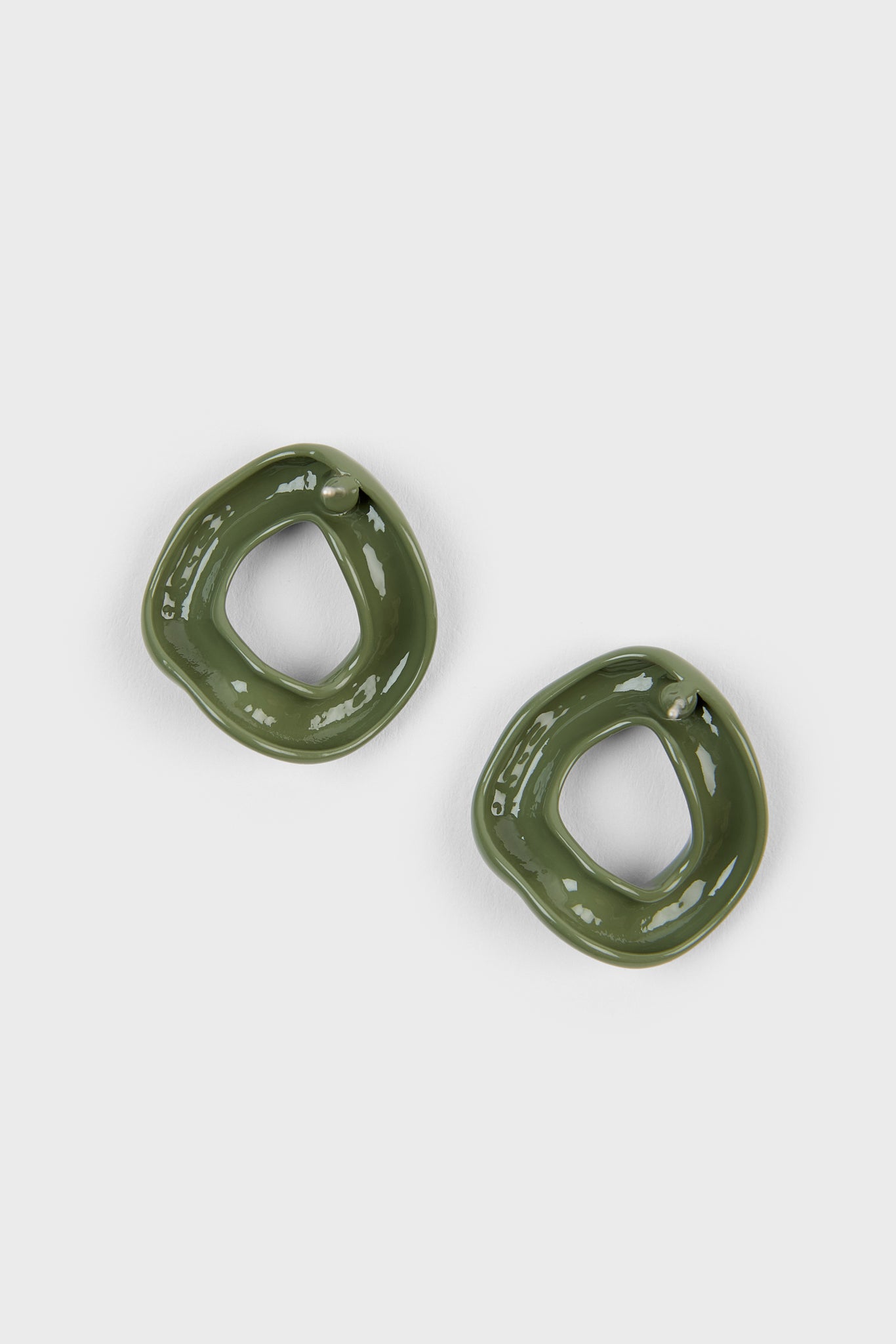 Khaki thick organic circle earrings_2