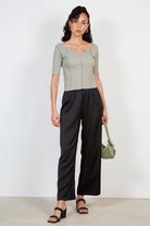 Khaki vertical trim short sleeve top_3