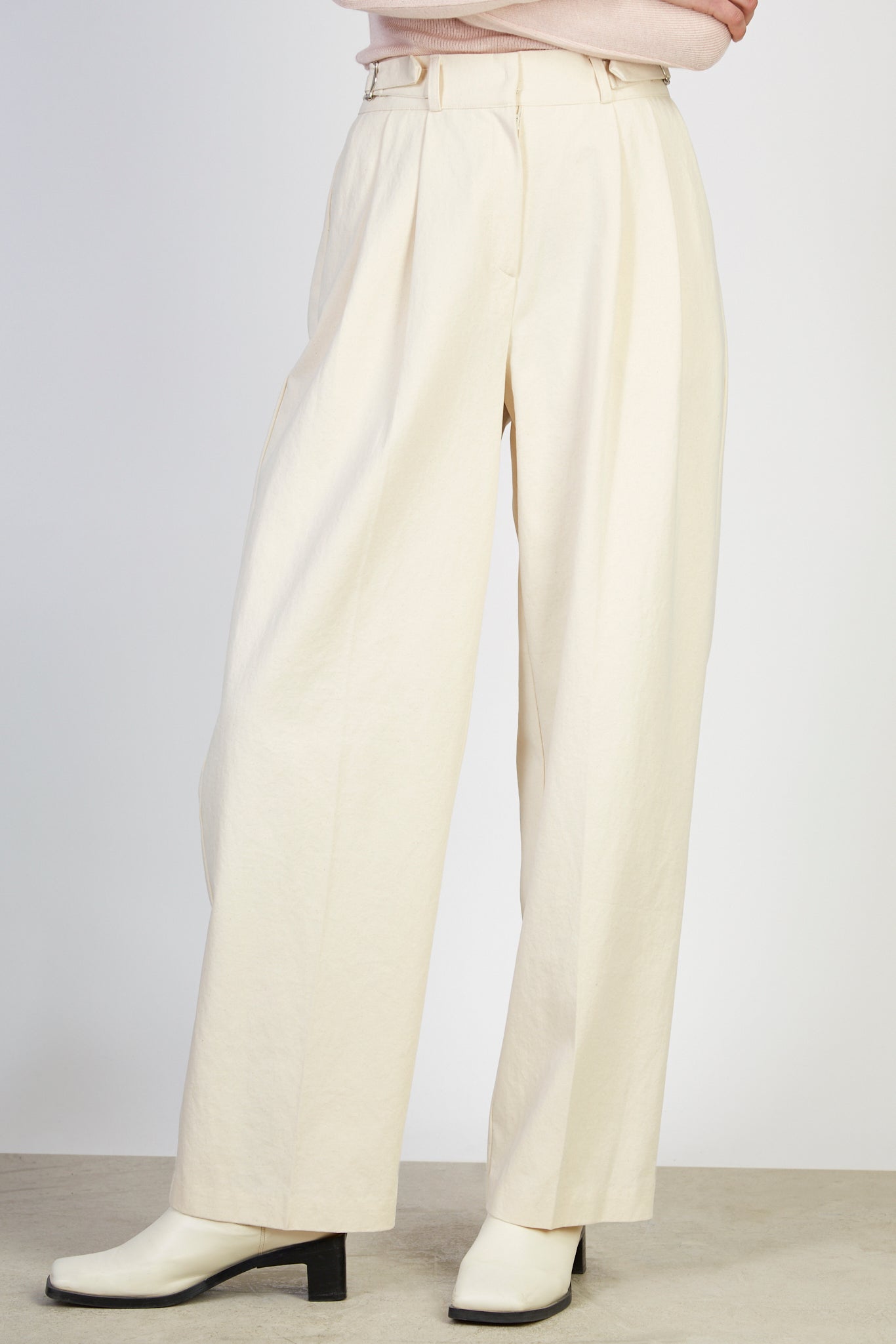 Light beige double side belted trousers_1