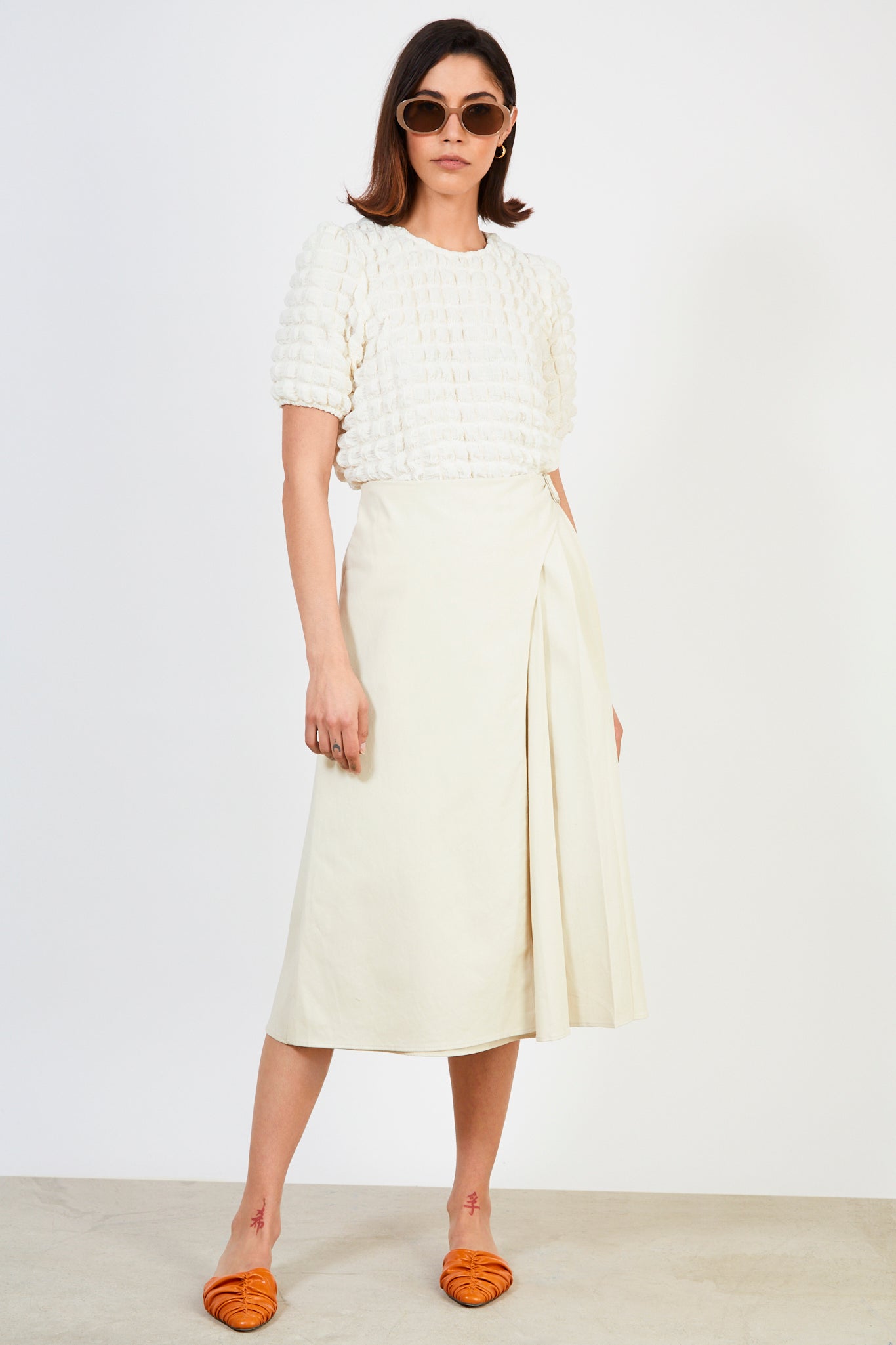 Light beige pleated side cinch skirt_3