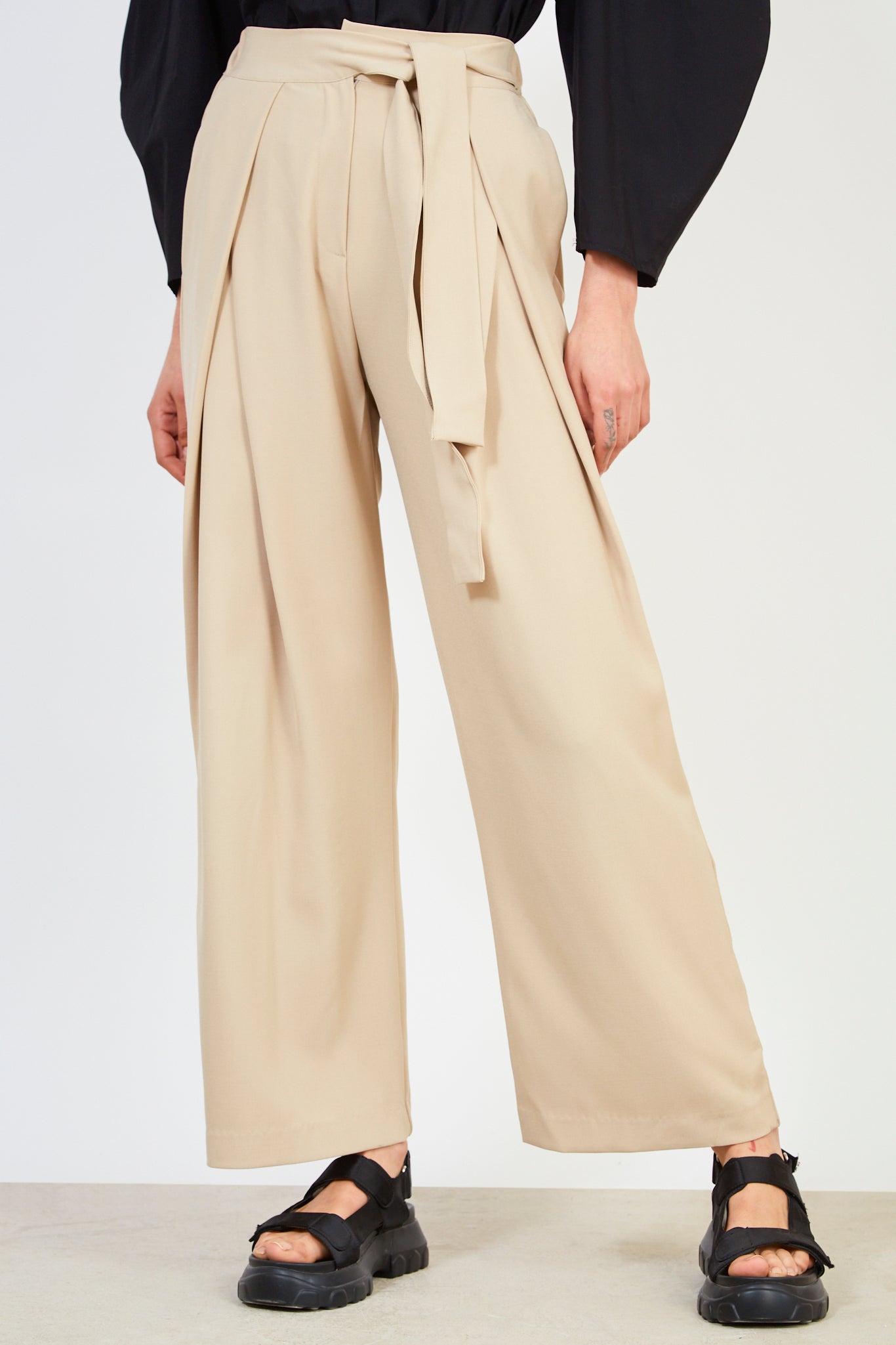 Light beige side panel tie waist trousers_1