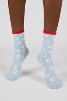 Light blue and white fuzzy flower contrast trim socks_1