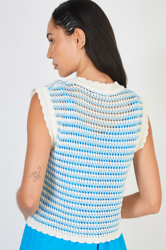 Light blue and white loose knit scalloped edge knit tank_3