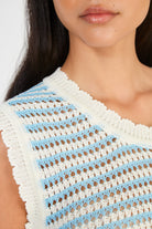 Light blue and white loose knit scalloped edge knit tank_4