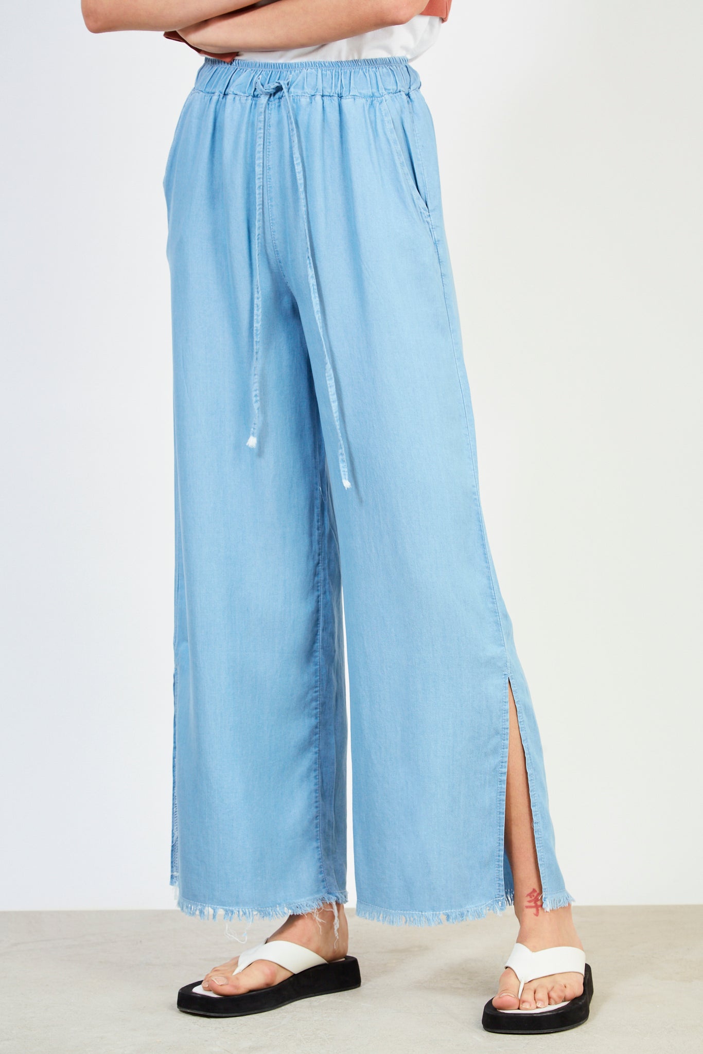 Light blue denim frayed hem wide leg trousers_1