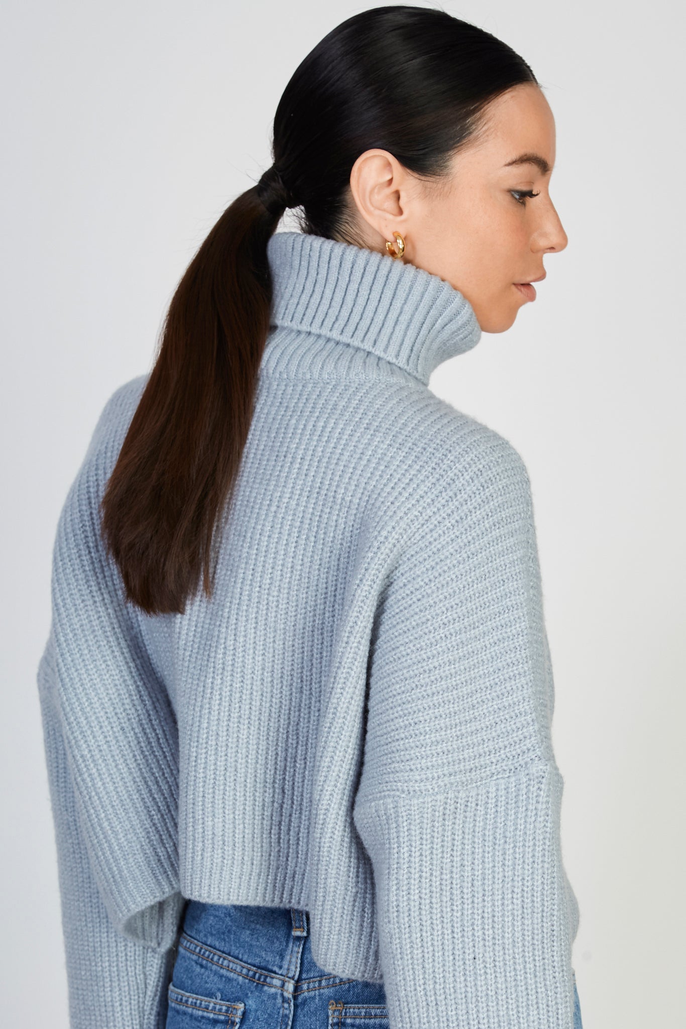 Light blue short ribbed turtleneck jumper_3