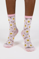 Light pink sheer daisy smiley face socks_2