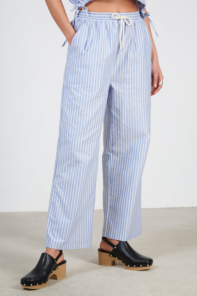 Light blue and white striped trousers_1