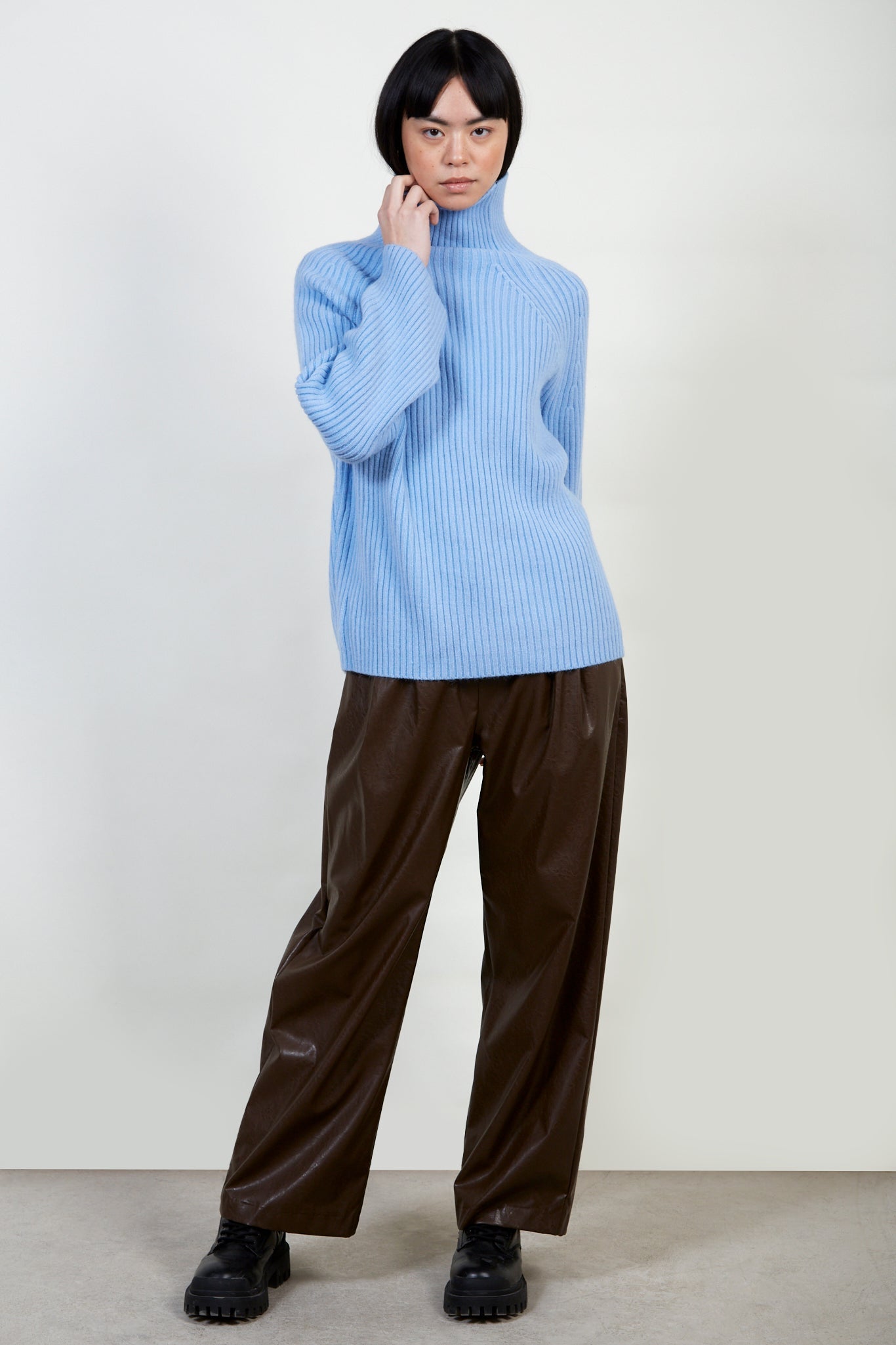 Light blue shaped thick rib turtleneck jumper_2