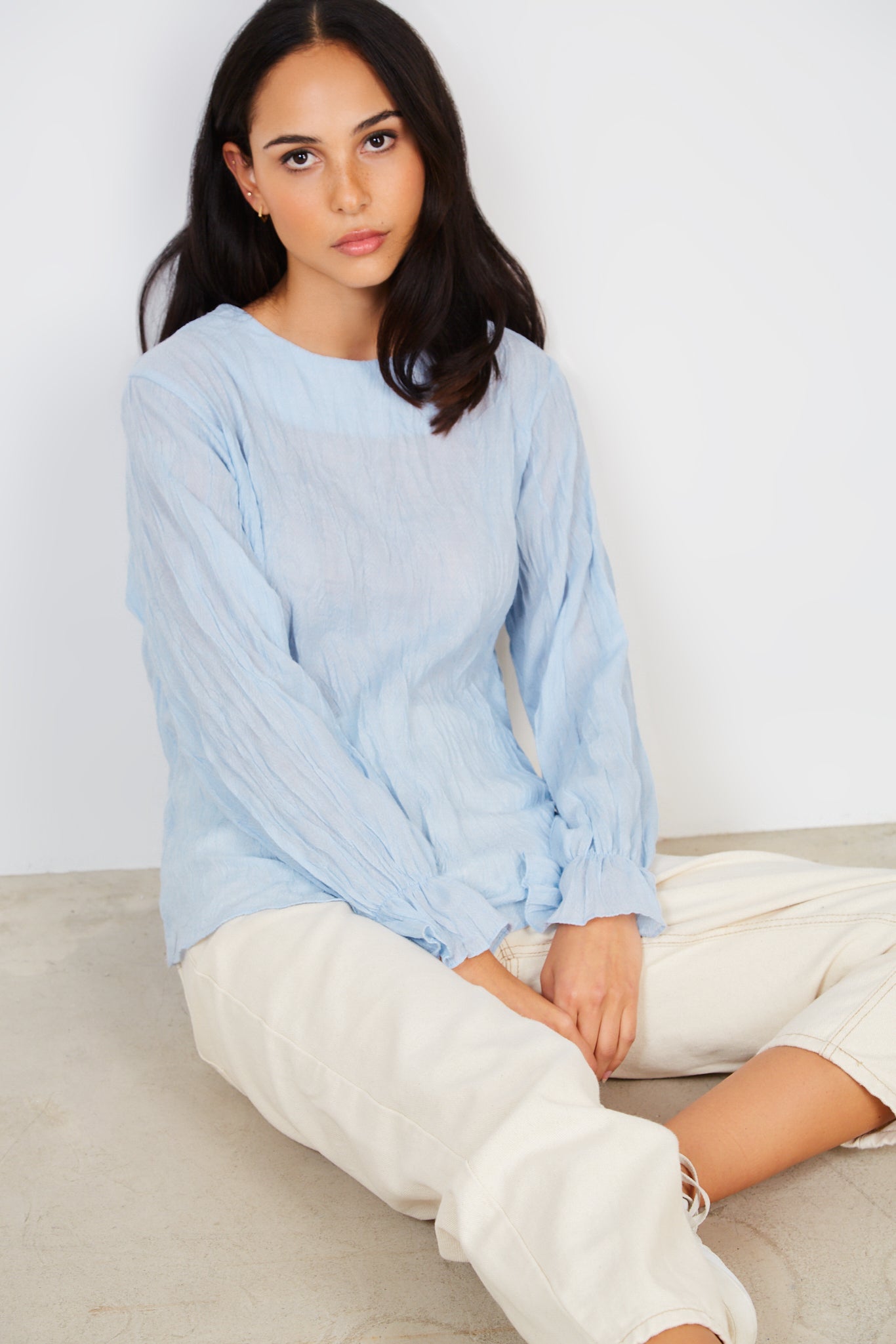Light blue wrinkled blouse_1