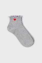 Light grey ruffle trim heart ankle socks_2