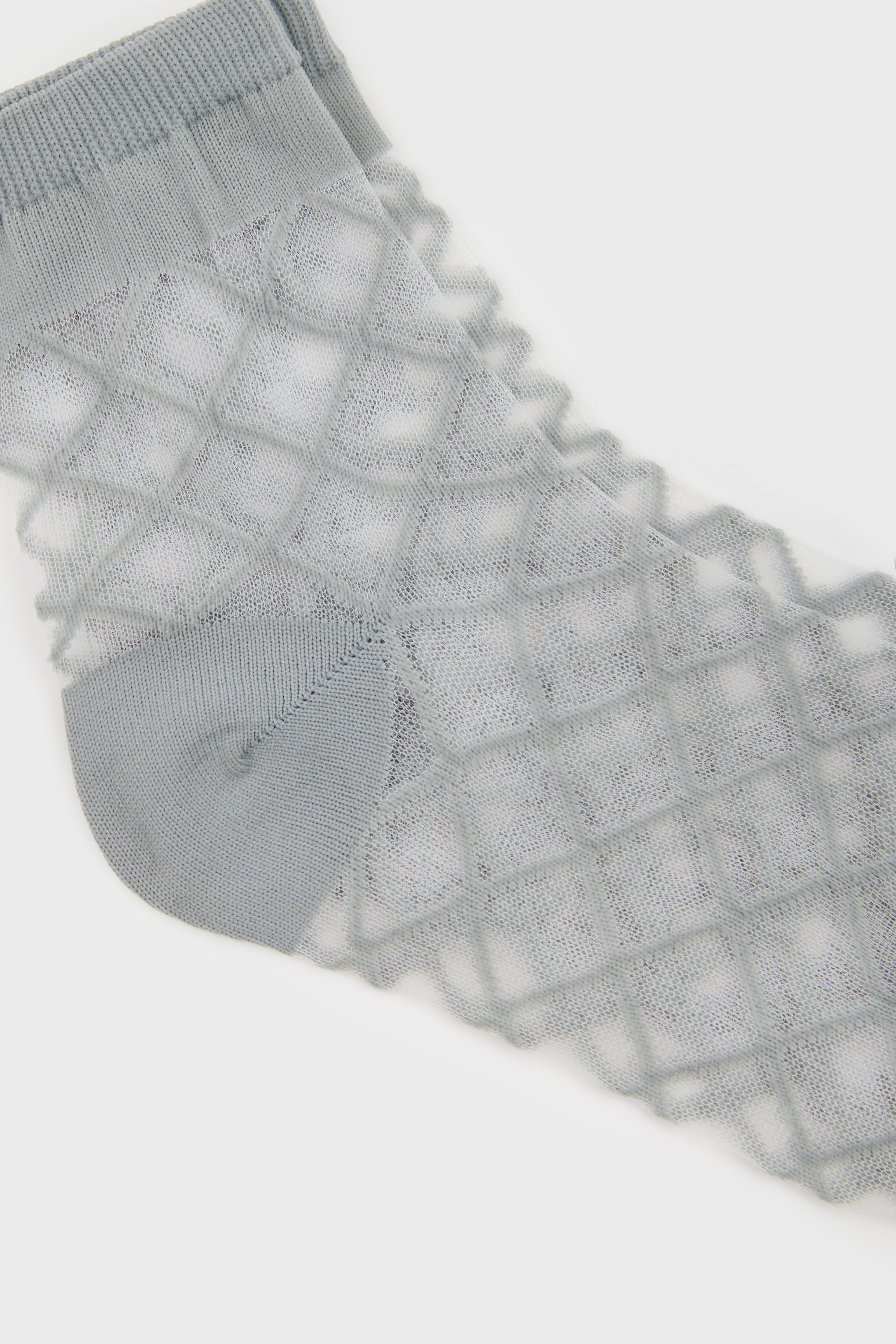 Light grey sheer criss cross socks_3