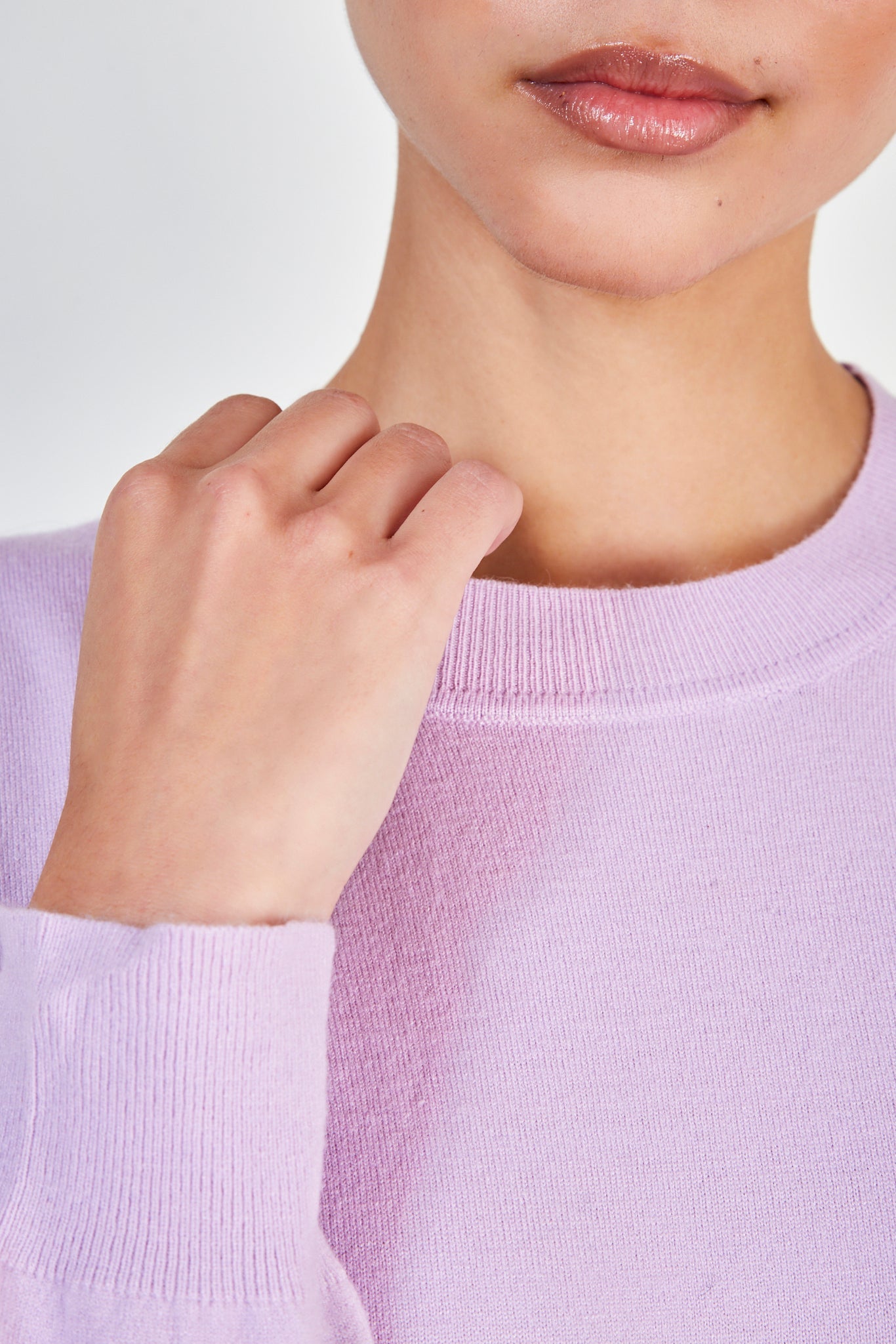 Lilac cashmere blend crew neck jumper_4