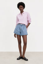 Mid blue single pleat wide leg denim shorts_3