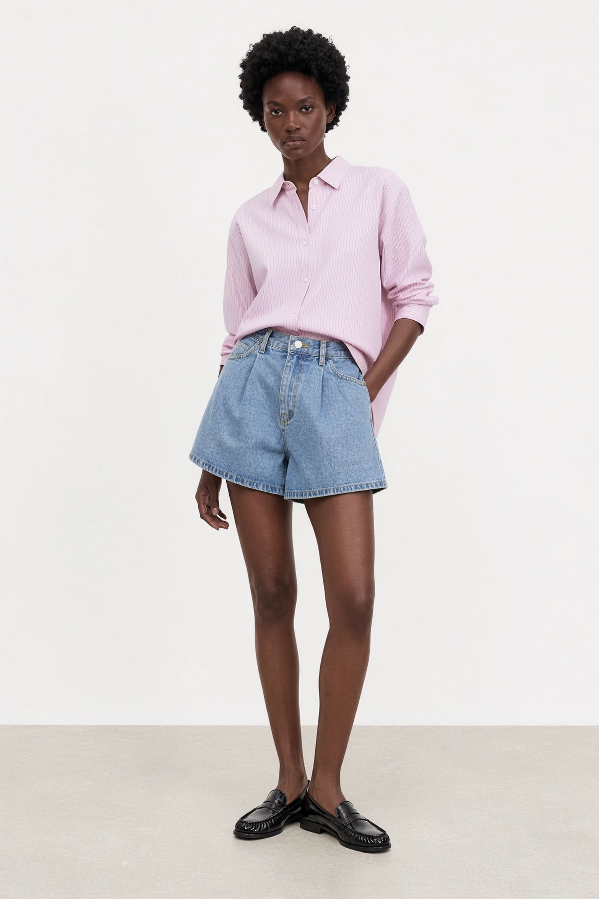 Mid blue single pleat wide leg denim shorts_3