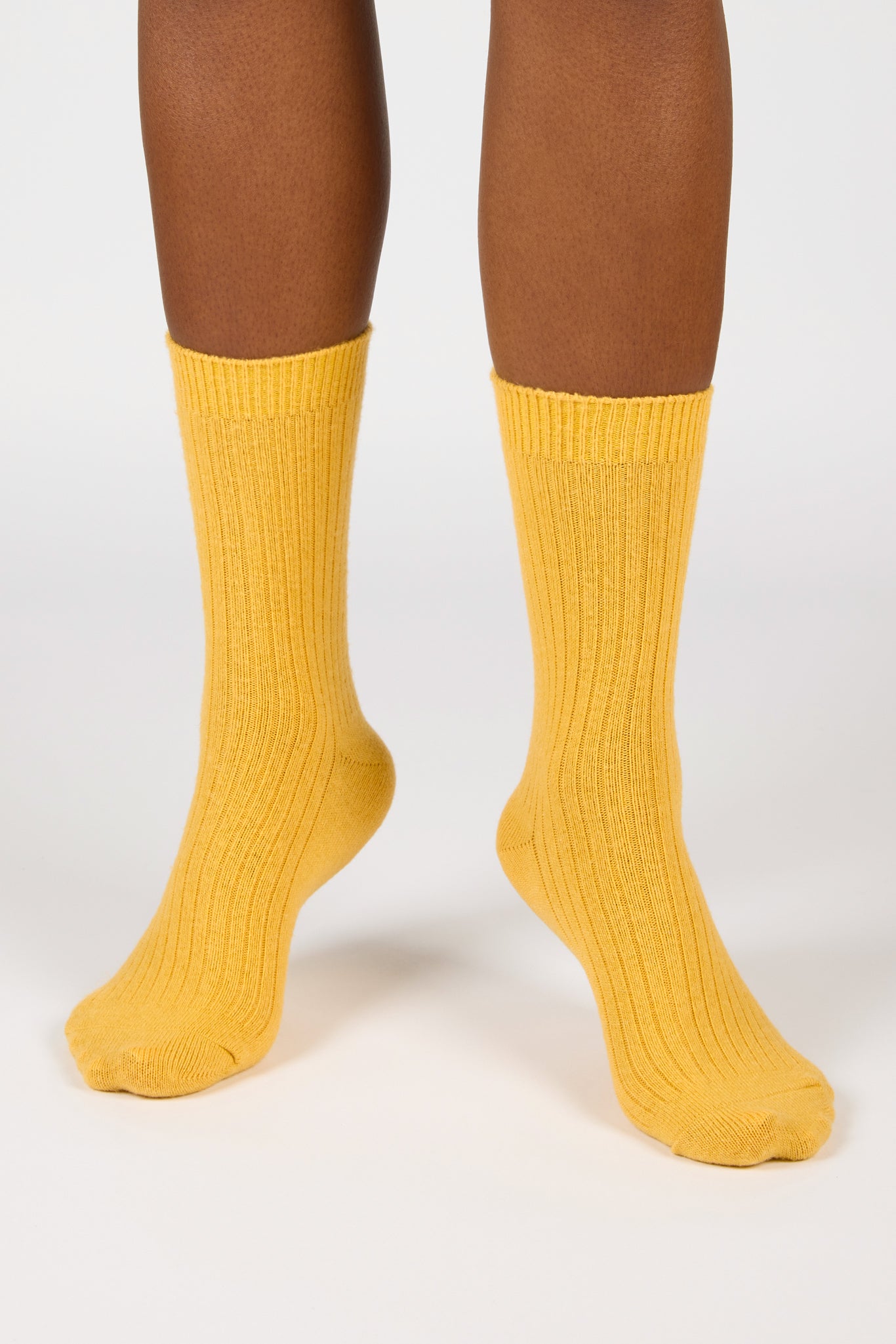Mustard ribbed cashmere wool blend socks_4