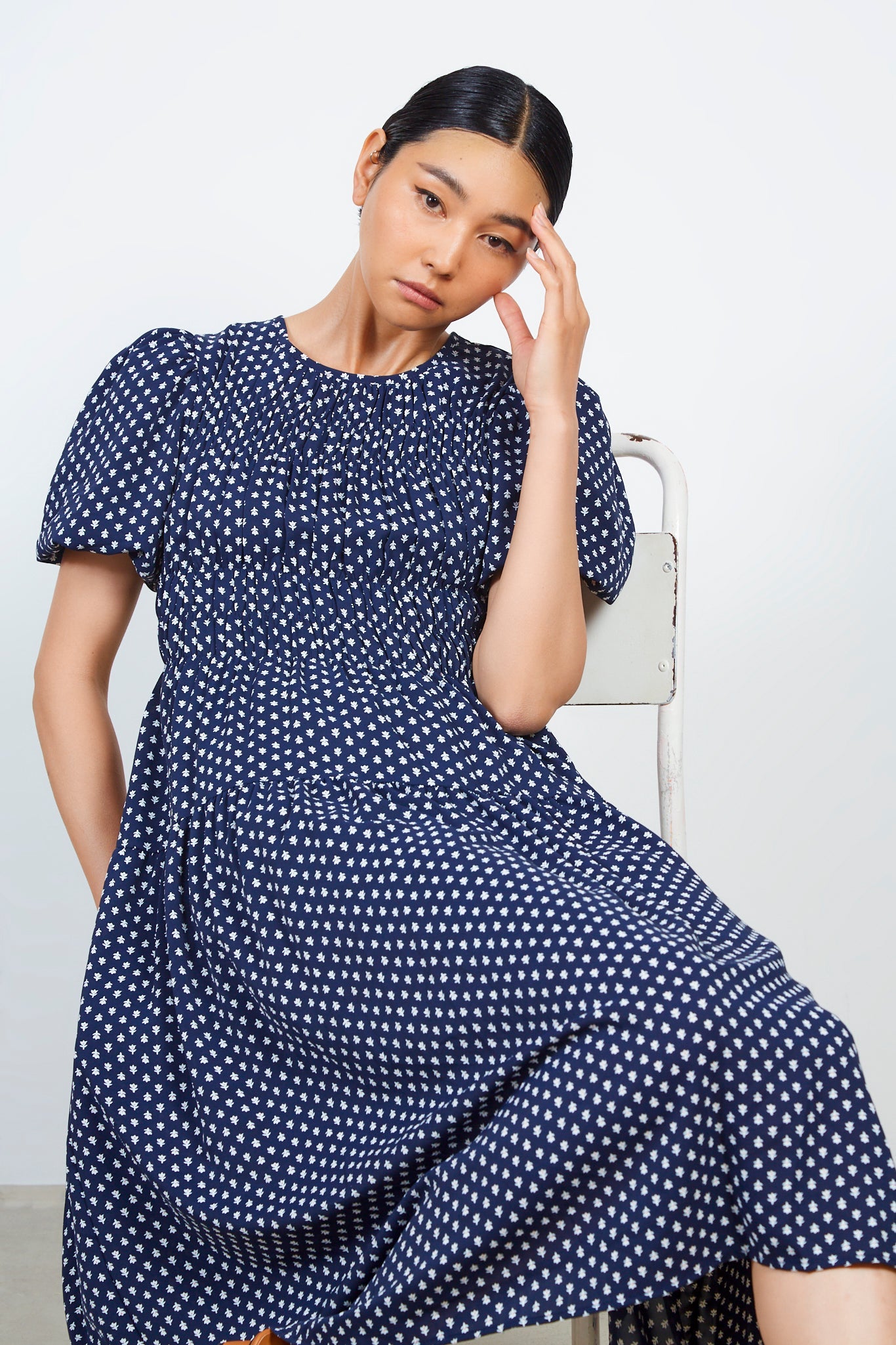 Navy and white flower smocked dress_5