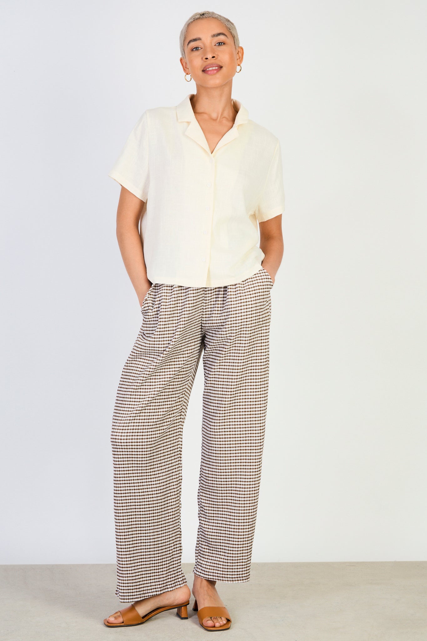 Oatmeal linen blend short sleeved shirt blouse_4