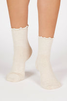 Oatmeal ruffle trim socks_3