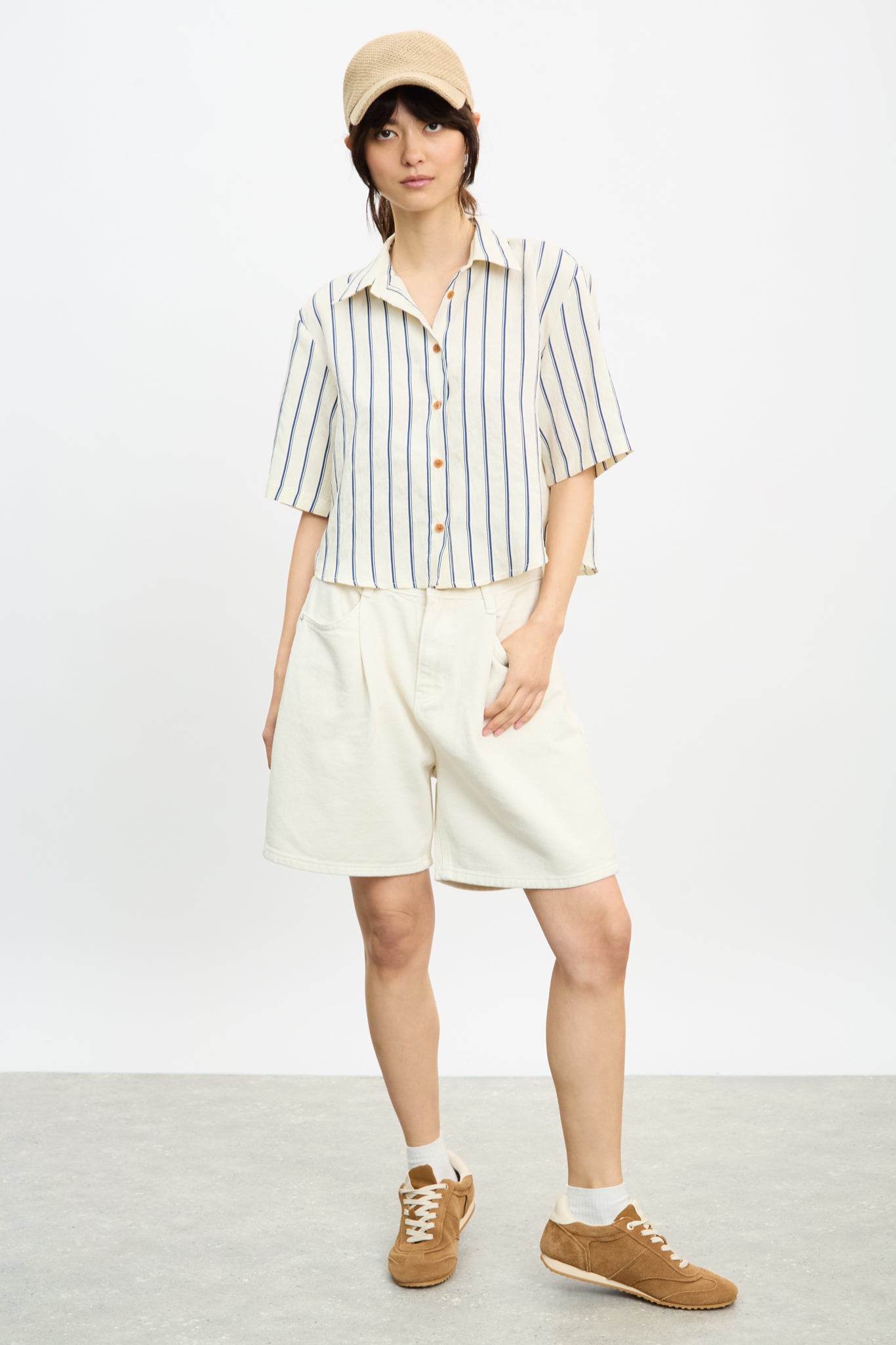 Off white denim single pleat shorts_4