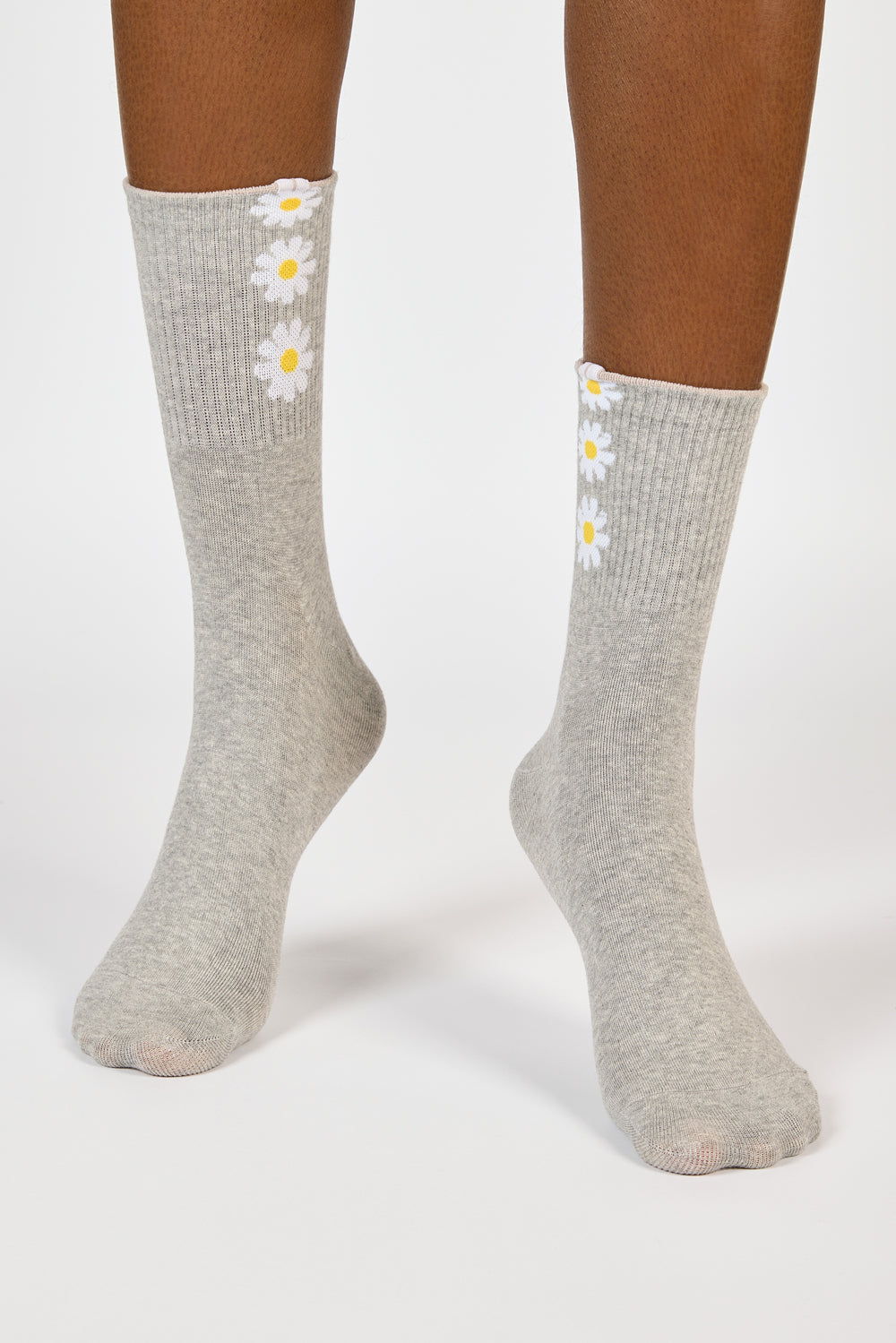 Pale grey triple daisy socks_2