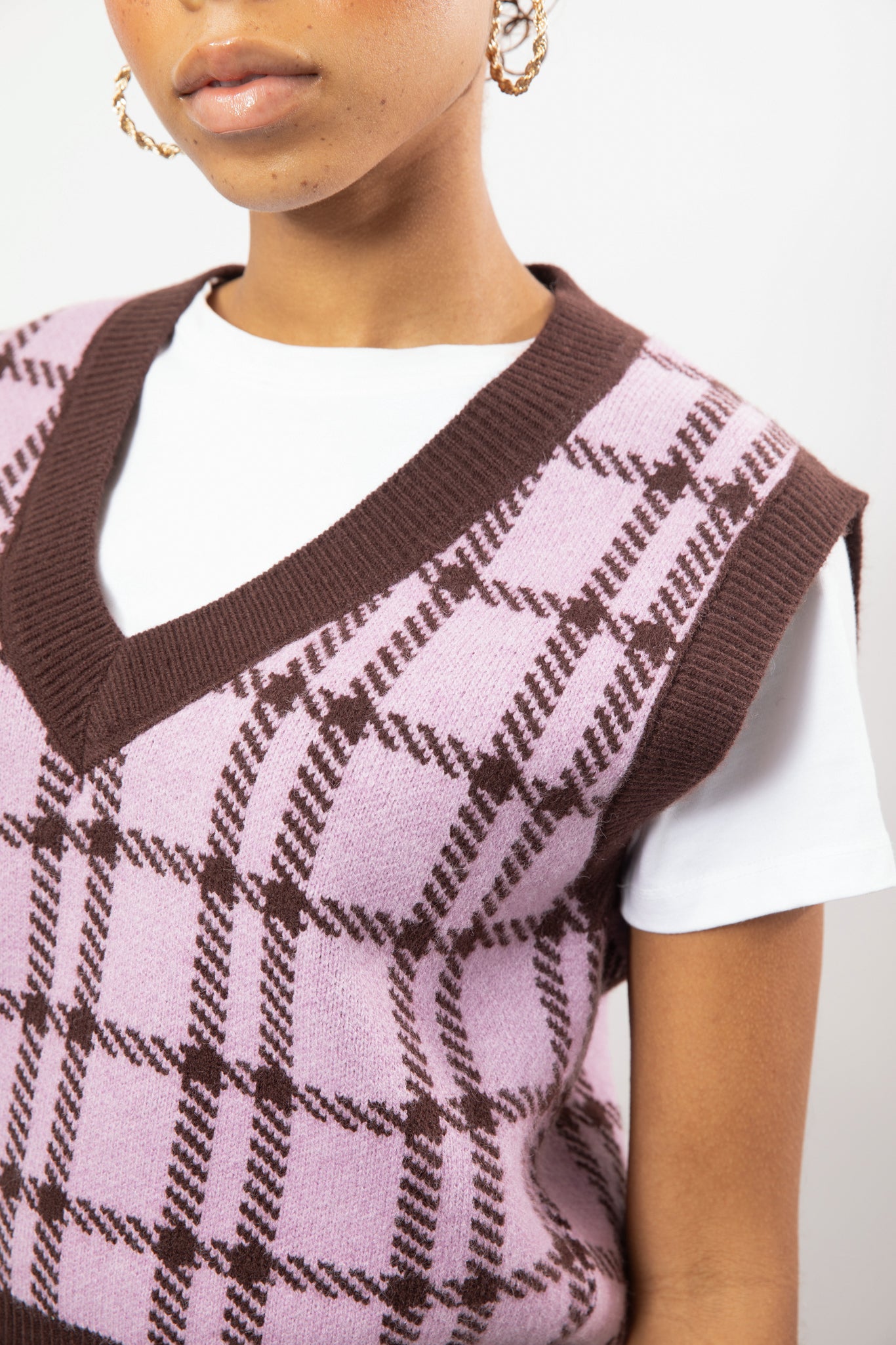 Pink and brown plaid knit vest_3