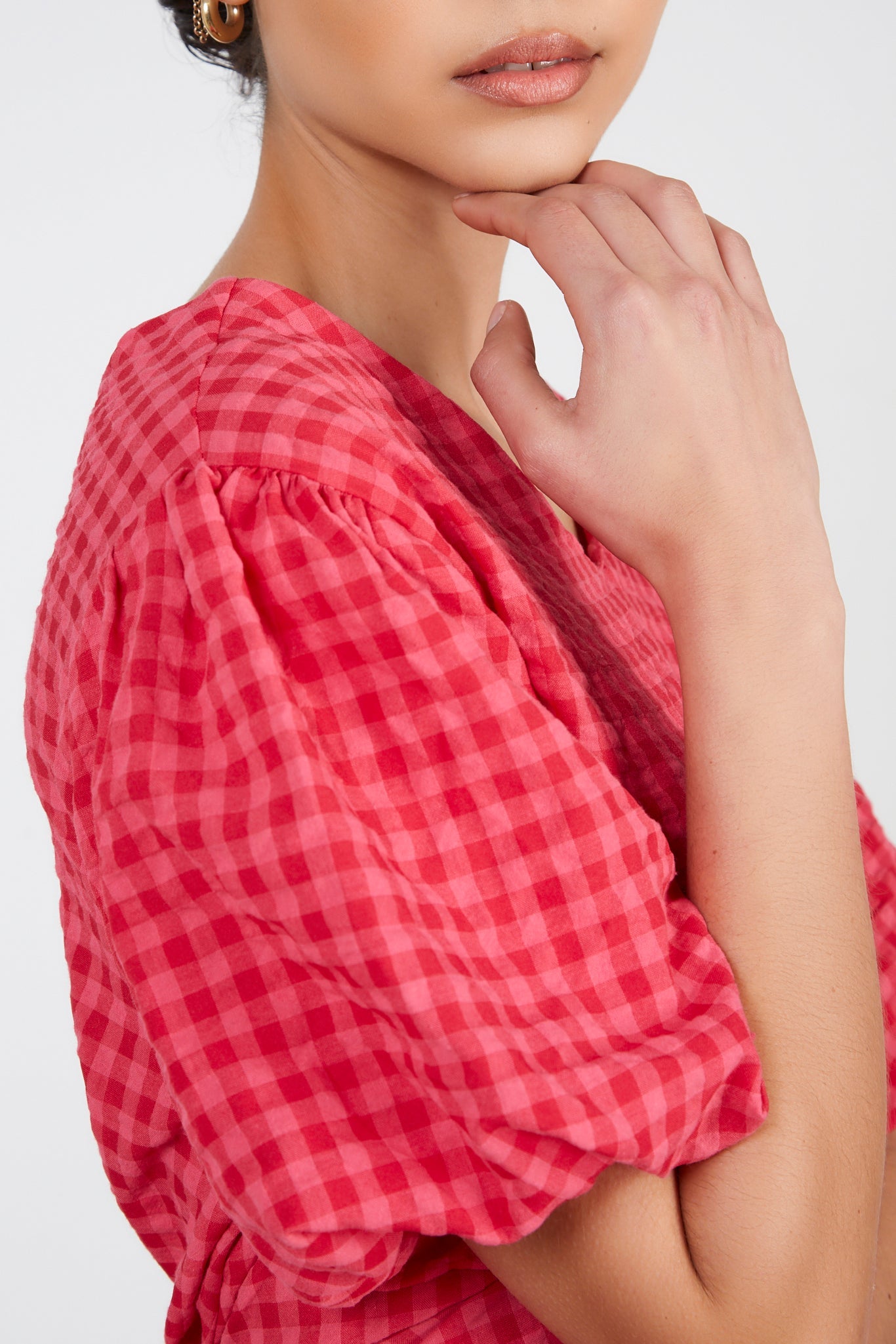 Pink and red gingham puff sleeve dress_4