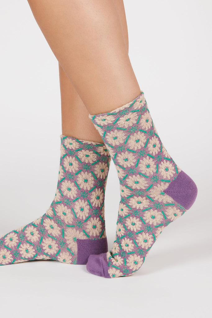 Purple and green floral diamond grid socks_1