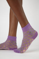 Purple sheer criss cross socks_3
