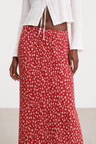 Red and white ditsy floral ribbed skirt_3
