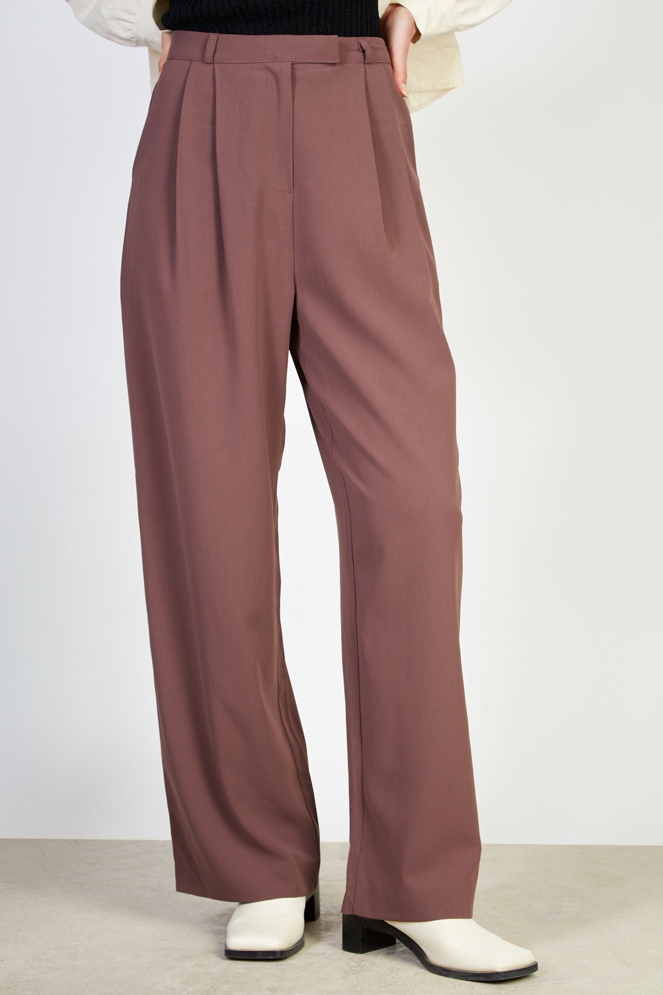 Red brown smart pleated trousers_1