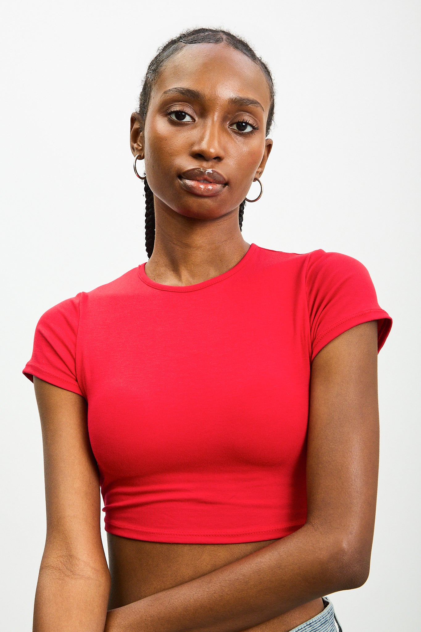 Red open cross back cropped tee_1