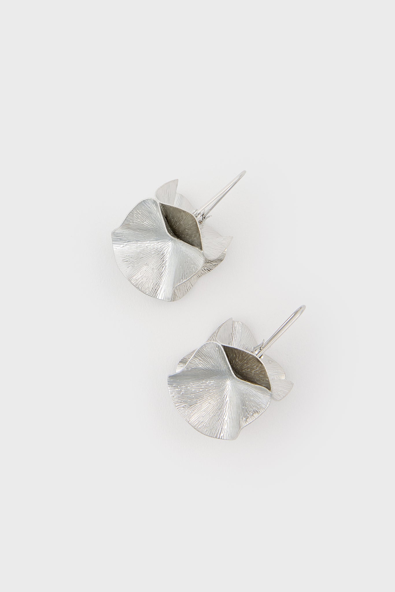 Silver organic leaves hoop earrings_3