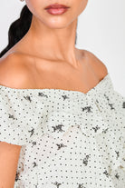 White and black polka dot floral print ruffle top_3