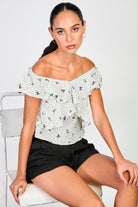 White and black polka dot floral print ruffle top_4