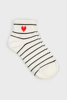 White and black striped heart ankle socks_3