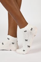 White and black wavy bows ankle socks_2