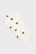 White and black wavy bows ankle socks_3